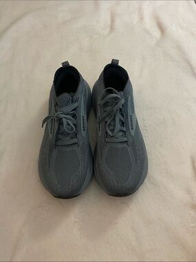Womens Brooks shoes size 8.5